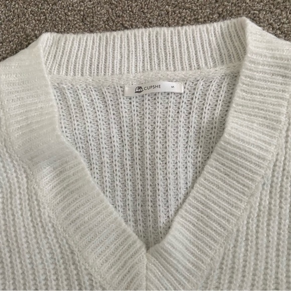 White Knit and Navy Star Embroidered Sweater - Picture 5 of 11